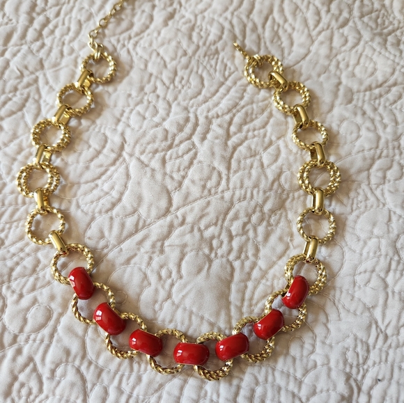 Gold with red chain link necklace - Picture 2 of 3